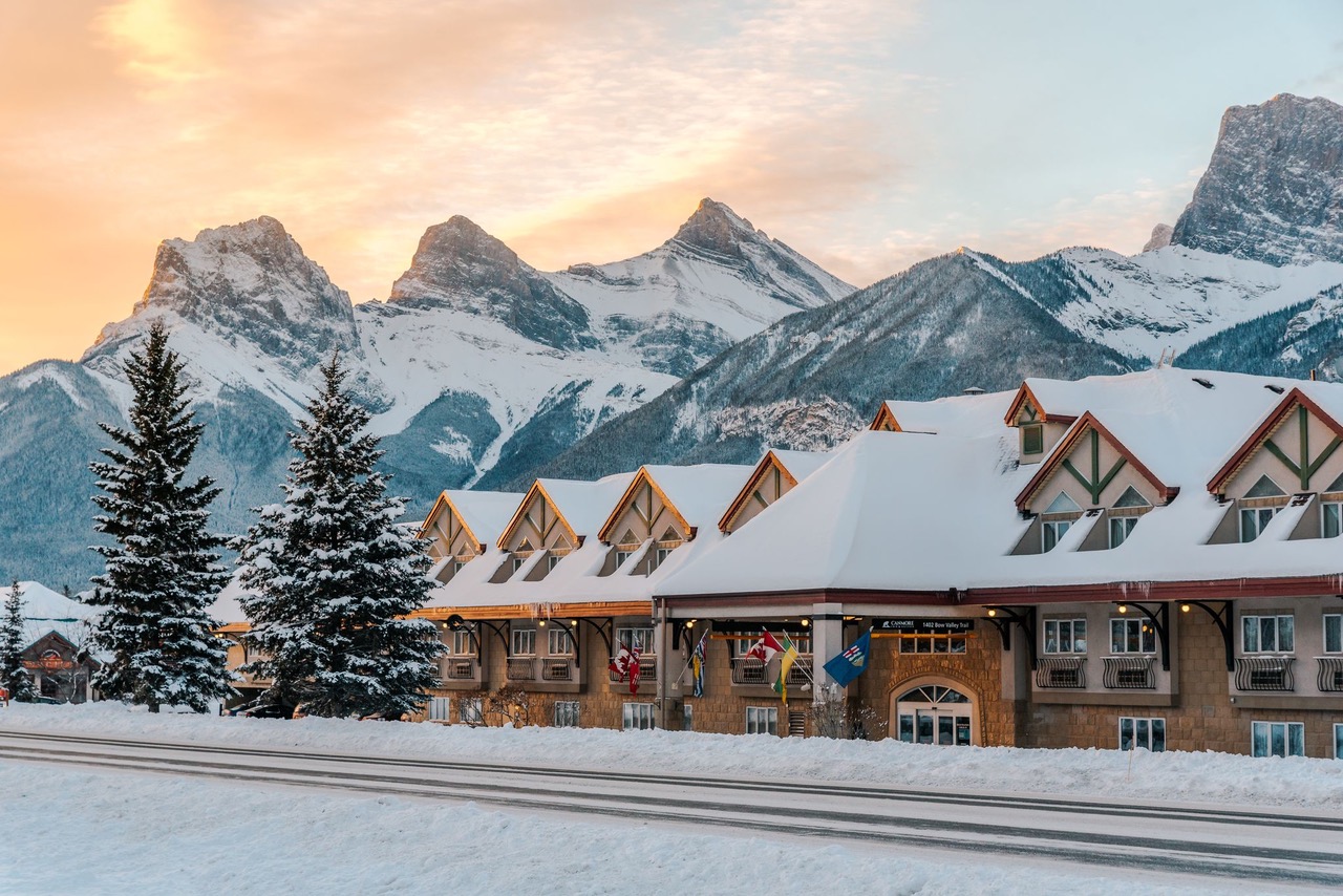 Canmore Inn & Suites - INN Hotels
